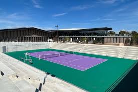 Dans la construction de courts de tennis à Mougins, l'expérience des spectateurs est crucial. Service Tennis