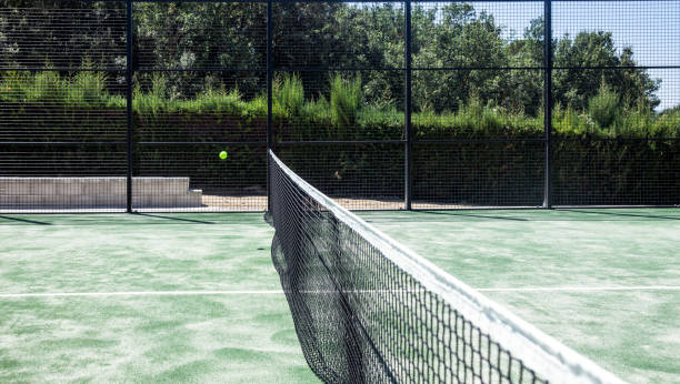 Service Tennis se positionne en tant que leader indiscutable dans la construction de courts de tennis à Toulon.