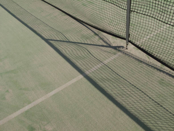 Construction d'un court de tennis en béton poreux à Saint-Tropez