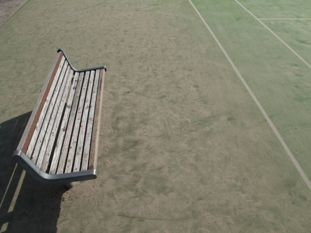 Construction d'un court de tennis en béton poreux à Saint-Tropez