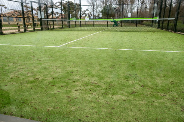 Construction d'un terrain de tennis en gazon synthétique à Toulon