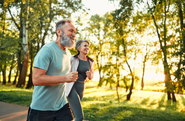 L’hydratation influence tous les aspects de la santé. Boire de l’eau améliore la digestion et l’immunité. De plus, cela optimise l’énergie