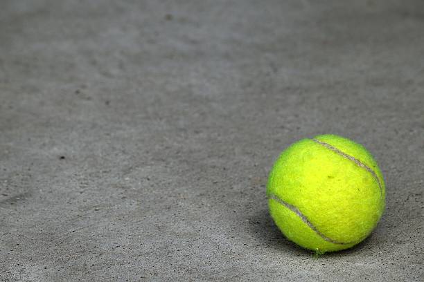 Construction d'un court de tennis en béton poreux à nice