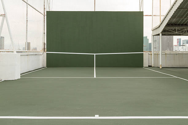 Construction d'un court de tennis en béton poreux à nice