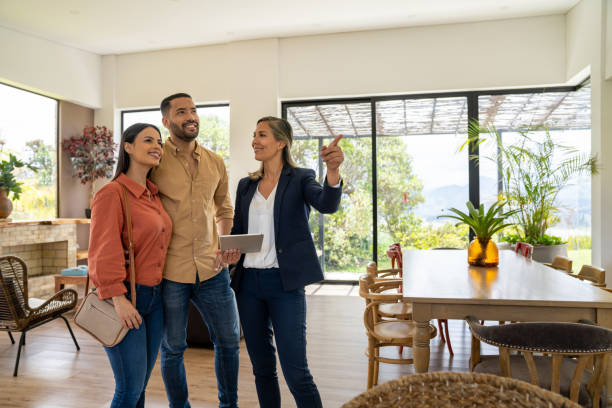 agent immobilier à Communay