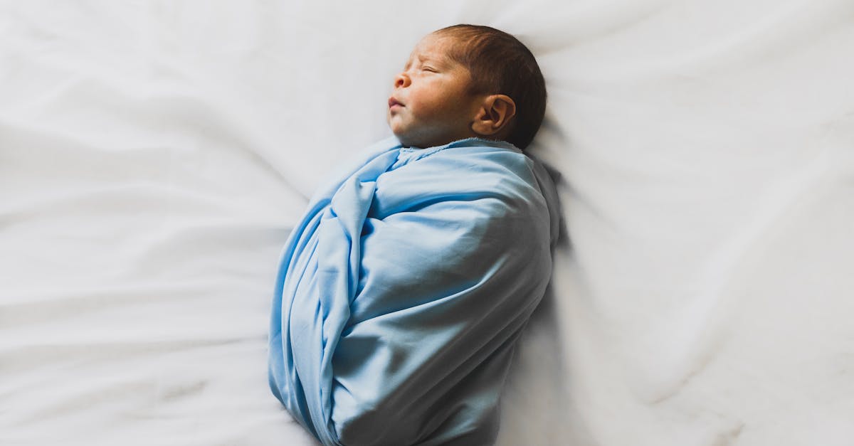 découvrez tout ce que vous devez savoir sur le sommeil des bébés. conseils, astuces et informations pour aider votre enfant à dormir paisiblement et optimiser ses cycles de sommeil.