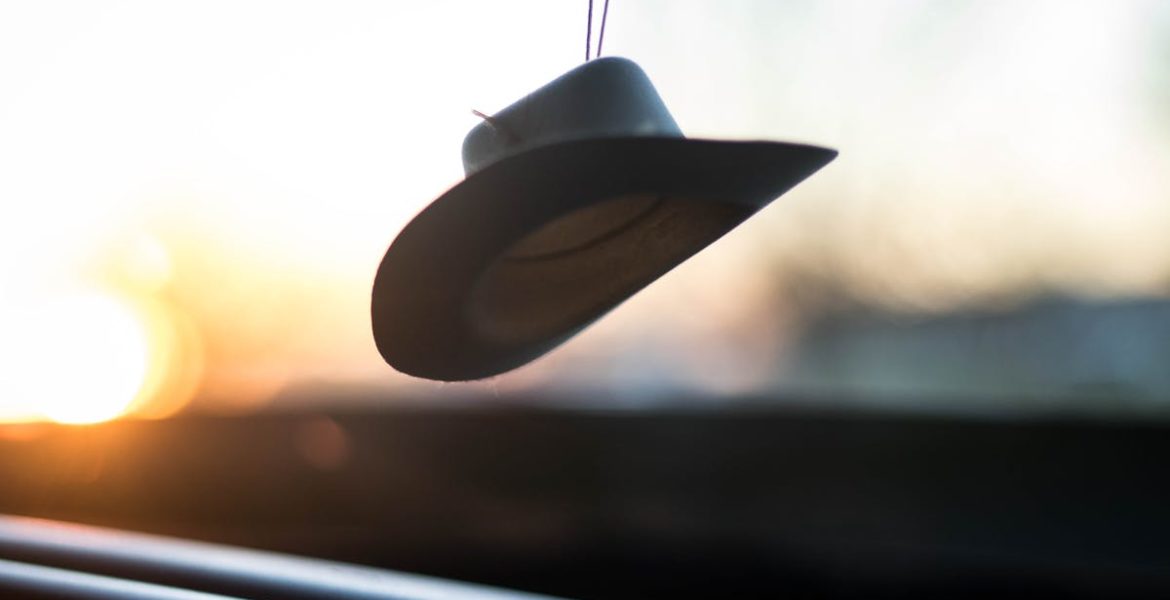 découvrez notre collection de chapeaux tendance, alliant style et confort. que ce soit pour une occasion spéciale ou pour votre look quotidien, nos chapeaux sont conçus pour s'adapter à toutes les situations. explorez des modèles variés et trouvez celui qui vous accompagnera partout!