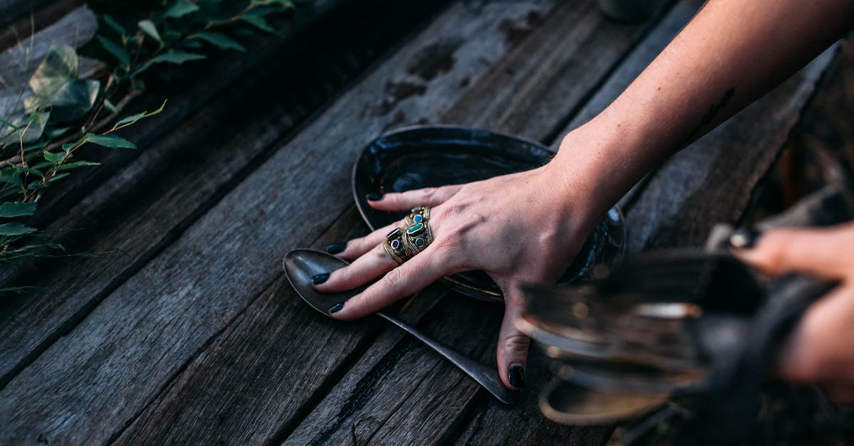 découvrez notre collection unique de bijoux en bois, alliant élégance et naturalité. fabriqués à partir de matériaux durables, nos bijoux en bois sont à la fois légers et résistants, parfaits pour un style bohème et original.