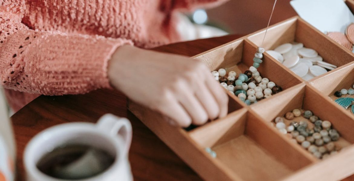 découvrez notre collection unique de bijoux en bois, alliant élégance et authenticité. fabriqués à partir de matériaux durables, nos bijoux en bois sont parfaits pour ajouter une touche naturelle à toutes vos tenues. explorez des designs artisanaux qui font de chaque pièce une œuvre d'art.