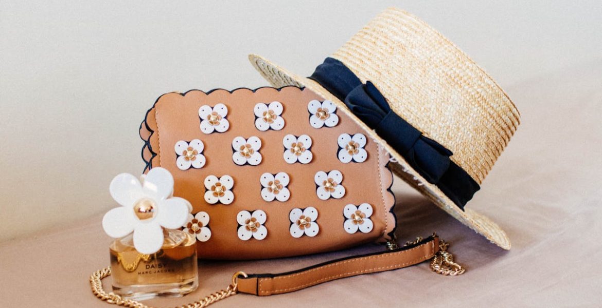 découvrez notre vaste sélection d’accessoires tendance pour compléter votre style : sacs, bijoux, ceintures, chapeaux et bien plus. trouvez l’accessoire parfait pour chaque occasion sur notre boutique en ligne.