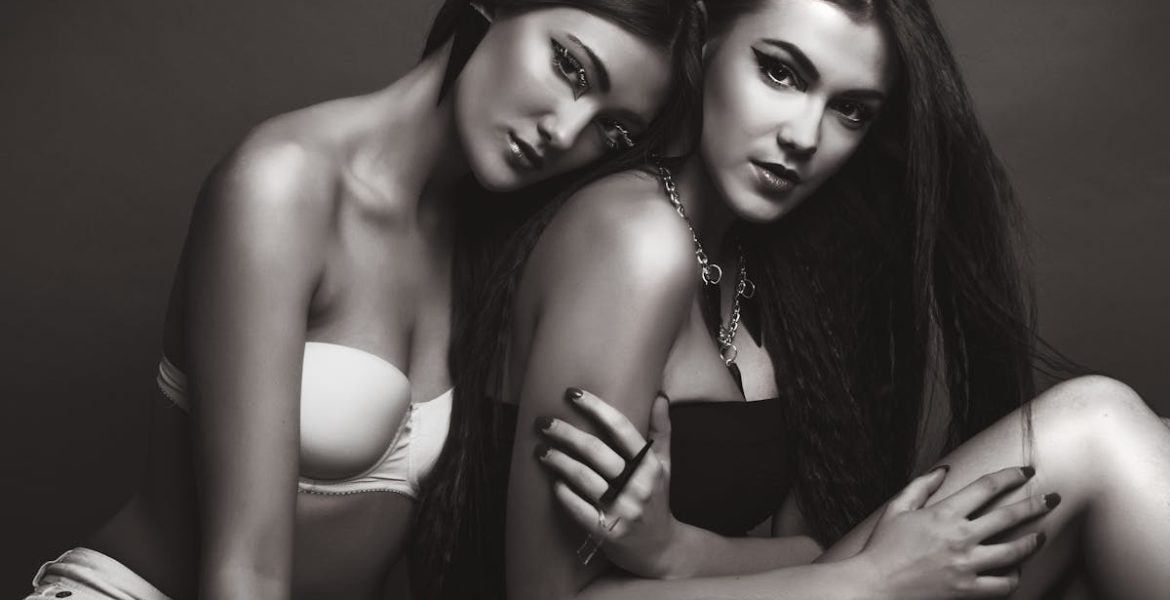 découvrez notre collection de lingerie élégante et raffinée pour toutes les occasions. confort, séduction et qualité au rendez-vous pour sublimer votre silhouette au quotidien.